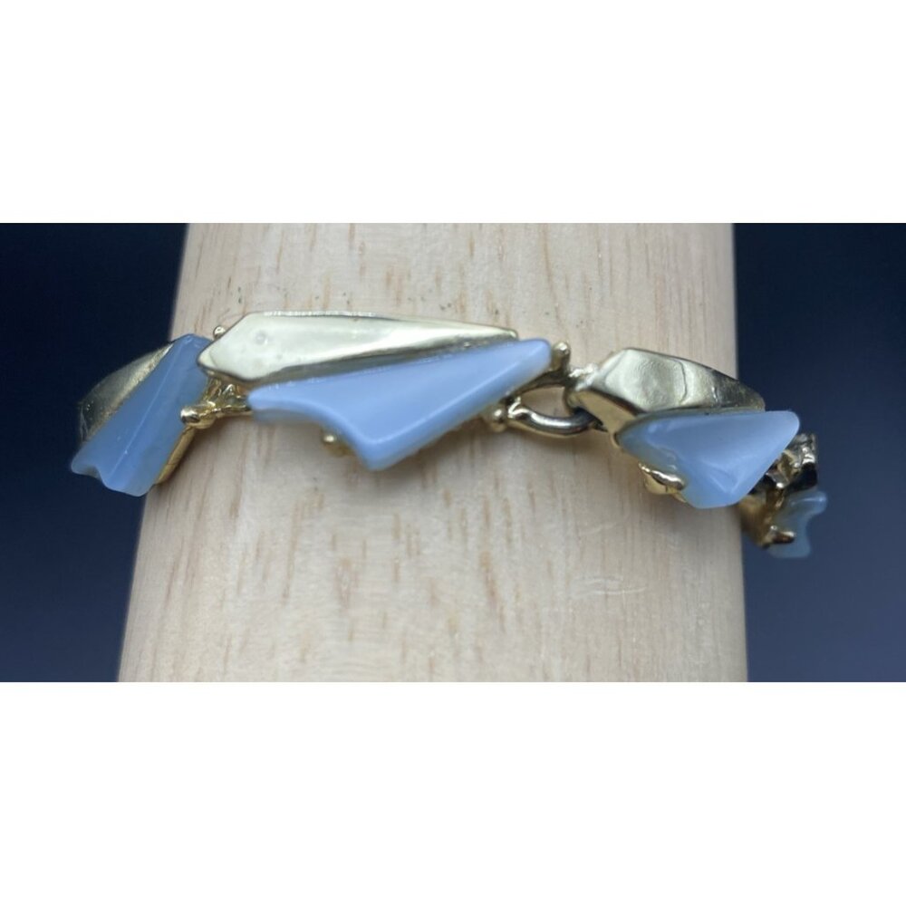 Vintage Gold Tone Link Bracelet Frosted Blue Lucite Mid-Century 6.5" Fold Over - Picture 6 of 8